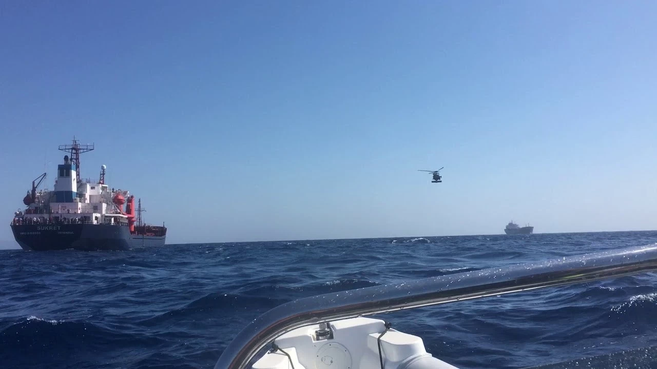 Με 7 μποφόρ πραγματοποιήθηκε η διάσωση 4 ανθρώπων μεταξύ Τζιας και Κύθνου (βίντεο)